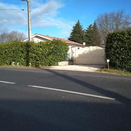 Bed & Breakfast Privee Badet Salles (Gironde)